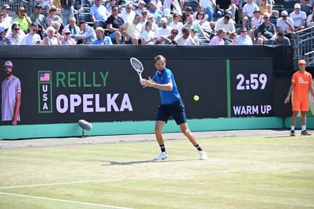 Daniil Medvedev na turnaji v holandskom Hertogenboschi.