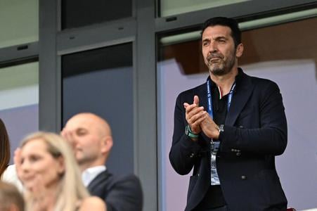 Bývalý taliansky brankár Gianluigi Buffon počas zápasu základnej A-skupiny Slovensko - Taliansko na majstrovstvách Európy hráčov do 21 rokov.