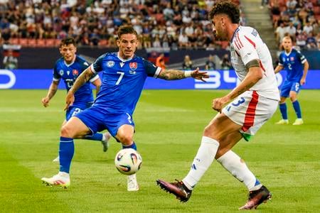 Tomáš Suslov a Matteo Ruggeri.
