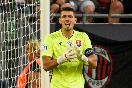 Brankár slovenskej dvadsaťjednotky Ľubomír Belko počas zápasu s Talianskom.