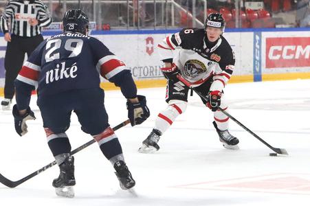 Zľava Peter Bjalončík (Slovan) a Boris Žabka (Banská Bystrica).