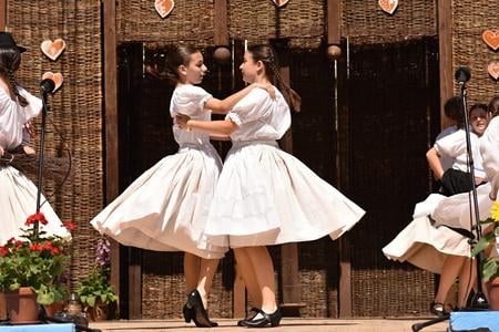 Знімок з попереднього фольклорного фестивалю в місті Міява, що на заході Словаччини.