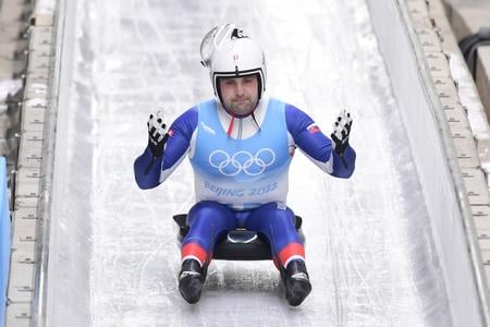 Slovenský sánkar Jozef Ninis v cieli po 2. jazde v súťaži mužov na zimných olympijských hrách ZOH 2022 v Pekingu.