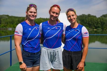 Na snímke rýchlostné kanoistky zľava Sofia Bergendiová, Hana Gavorová a Dagmar Čulenová.
