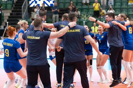 Volejbalistky Ukrajiny sa tešia zo svojho tretieho prvenstva v Zlatej Európskej lige.