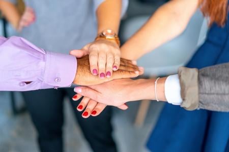 Grafton’s experience shows that companies with structured integration strategies – including language courses, intercultural training, mentoring and support outside the workplace – tend to have more stable teams and fewer interpersonal issues.