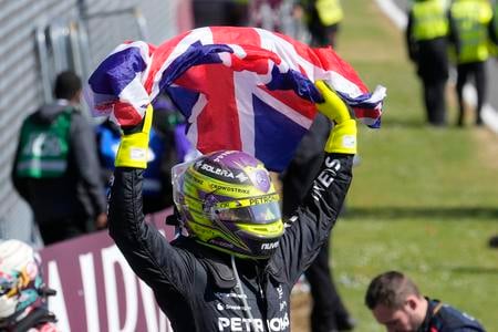 Hamilton drží na Silverstone jedinečný rekord, nemožno ho odpisovať. Predpokladá sa pokračovanie súboja McLarenov