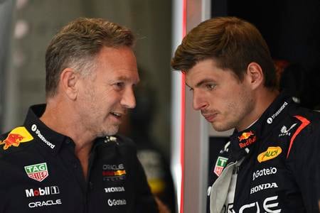 Verstappen by vraj rád zrušil zmluvu s Red Bullom, podľa talianskych médií začal rokovať s Mercedesom