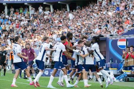 Za Euro ani euro. Slovenský futbalový zväz na vrcholnom podujatí nezarobí, ale nárast reputácie je obrovský