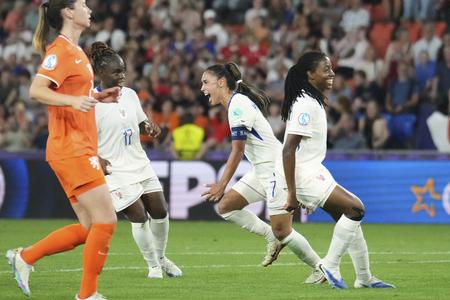 Radosť francúzskych futbalistiek po góle v sieti Holandska.