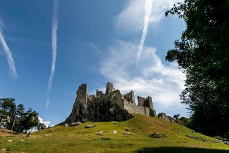The ruins of Hrušov Castle.