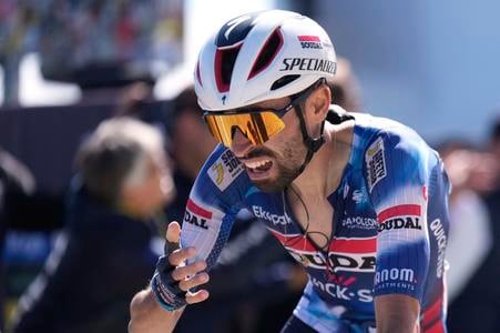 Francúzi sa dočkali. Paret-Peintre prvý na ikonickom vrchu Mont Ventoux