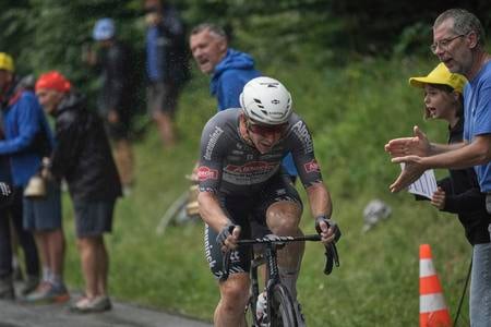 Austrálsky cyklista Kaden Groves z tímu Alpecin-Deceuninck počas úniku v 20. etape Tour de France z francúzskej obce Nantua do Pontarlier.