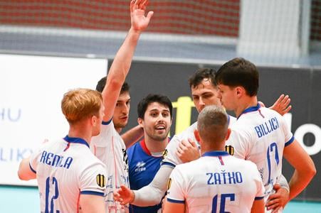 
Slovenskí volejbalisti v Kosove dosiahli povinné, ale dôležité víťazstvo 3:0.