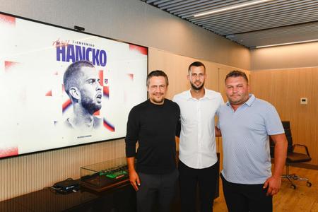 Vľavo Branislav Jašurek, v strede Dávid Hancko a vpravo Pawel Zimonczyk. Jašurek a Zimonczyk sú majiteľmi agentúry FairSport.