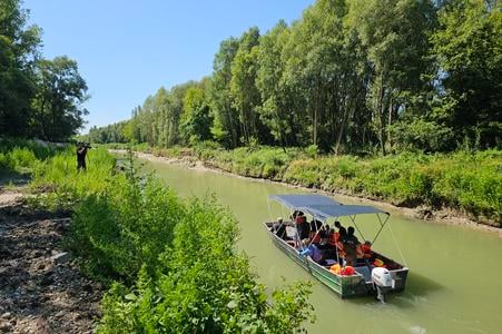 Sailing through the newly revitalised Foki side arm of the Danube near Gabčíkovo.