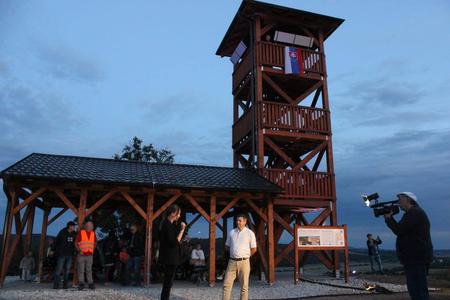A newly built wooden lookout tower in the village of Hontianske Tesáre.
