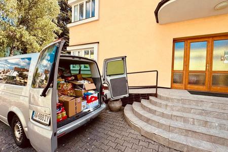 Допомогу для України з Мартіна везли в мікроавтобусі, повному гуманітарних речей