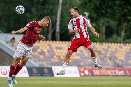 Dráma ešte pred zápasom Banská Bystrica – Slovan B. Slovanisti trčali v zápche na diaľnici, posunutý výkop o 30 minút