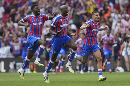 Futbalisti Crystal Palace.