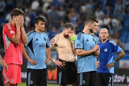 Slovan v Lige majstrov končí. Kajrat síce zdolal, ale vypadol po pokutových kopoch