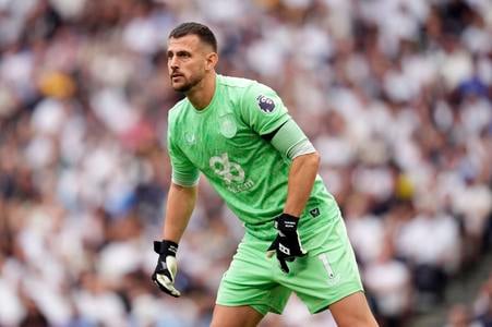 Martin Dúbravka počas premiéry v drese Burnley.
