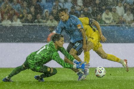 David Strelec v šanci pred brankárom Young Boys Bern.