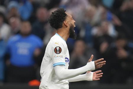Pierre-Emerick Aubameyang sa hnevá po premárnenej šanci.