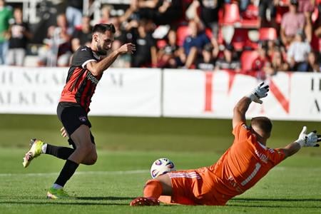 Spartak takmer vypredal ViOn arénu, o výhre rozhodol v prvom polčase. Sezónu začal ako pri majstrovskom titule!
