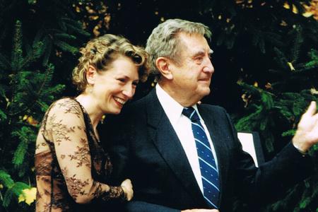 Sara Holmes and her father at her wedding.