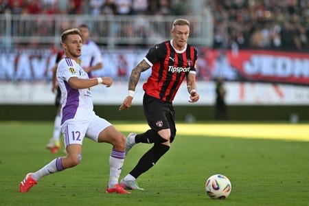 Baviť sa o titule po štyroch kolách? Smiešne. Roman Procházka chce udržať v trnavskej kabíne správne nastavenie