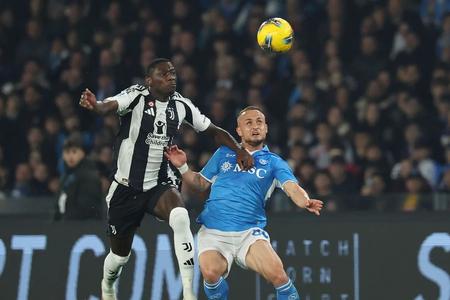 Stanislav Lobotka v zápase s Juventusom Turín.