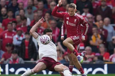 Florian Wirtz odohral za Liverpool tri zápasy. V poslednom ho mal na starosti Declan Rice.