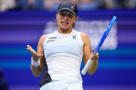 Iga Swiateková po vypadnutí vo štvrťfinále US Open s Amandou Anisimovovou.