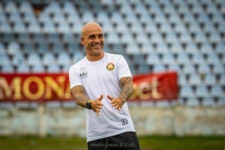 Juraj Piroska má dôvod na úsmev: s doterajším účinkovaním Interu na druholigovej scéne je spokojný.