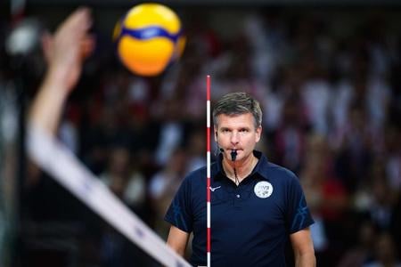 Slovák Juraj Mokrý počas finále MS volejbalistov 2022 v Katoviciach.
