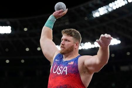 Staronový majster sveta v guli, Američan Ryan Crouser.