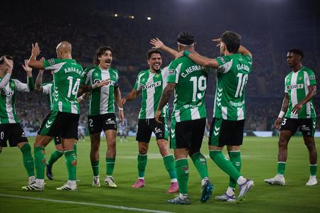 RAdosť futbalistov Realu Betis po triumfe nad San Sebatsianom.