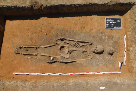 An intact grave of an adult woman from the pre-Slavic period. Since the Slavs cremated their dead, few skeletal remains have been preserved.