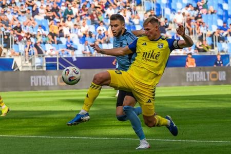 Ján Krivák (vpravo) bude Košičanom niekoľko zápasov chýbať.