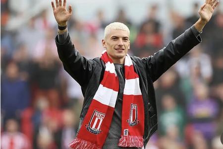 „Slovenský Eminem“ Tomáš Rigo sa v Stoke City dočkal vrúcneho privítania.