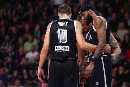 Porada hráčov BC Prievidza počas odvetného kvalifikačného zápasu Európskeho pohára FIBA medzi BC Prievidza - KK Cibona Záhreb..