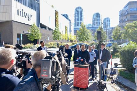 Bratislava mayor Matúš Vallo held a press conference in the “500 flats” neighbourhood, one of the city’s most troubled areas near the main bus station, on 8 October 2025.