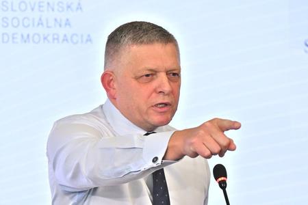 Robert Fico speaks to the Smer congress on October 11.