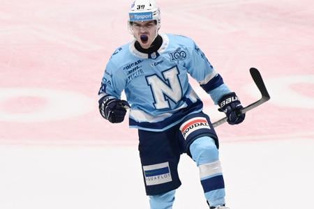 Jakub Lacka (Nitra) sa teší z gólu.