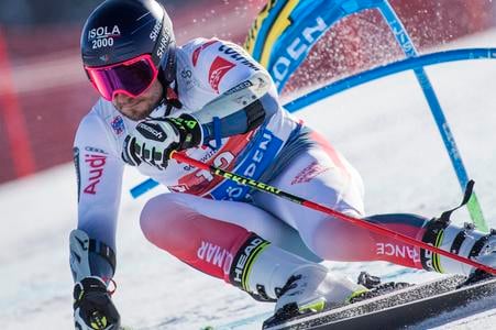 Olympijskú medailu už má, formu nie. Trojnásobný lyžiarsky majster sveta nečakane ukončil kariéru