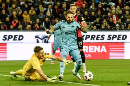 Momentka z derby medzi Trnavou a Slovanom.