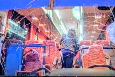 Autobus smrti. Práve v ňom umrel šofér, ktorý mal viezť fanúšikov po zápase domov.