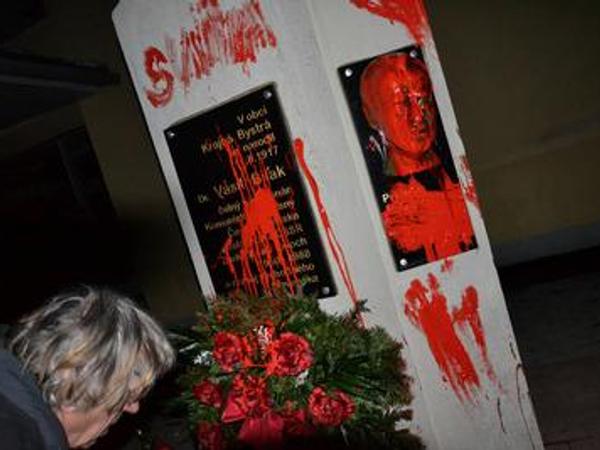 The monument commemorating Vasil Biľak was painted over in red.
