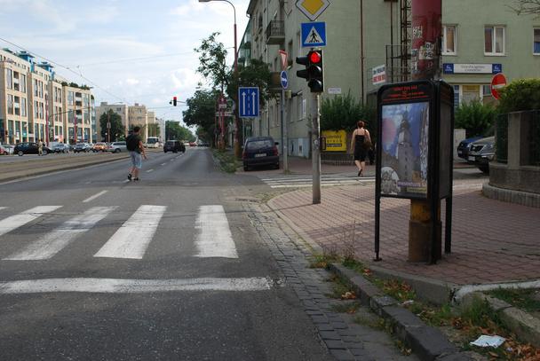 Pri vykláňaní spoza tohoto zariadenia som skoro o hlavu prišiel.